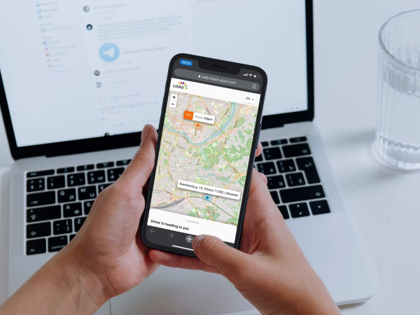 Live delivery tracking on mobile