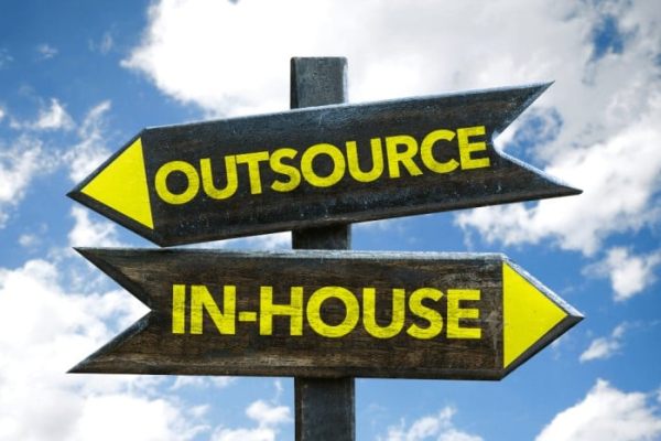 Self-Delivery vs Third-Party Delivery: When Is In-House Delivery Worth It? image