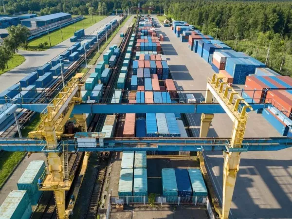 rail transportation in containers2